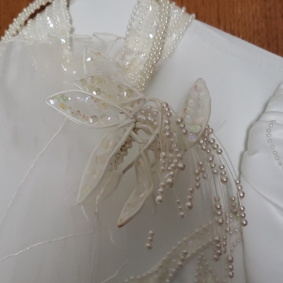 Wedding Dress - Picture 4 of 6